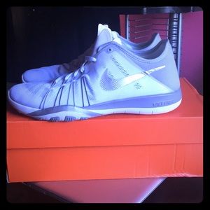 Nike Free TR 6